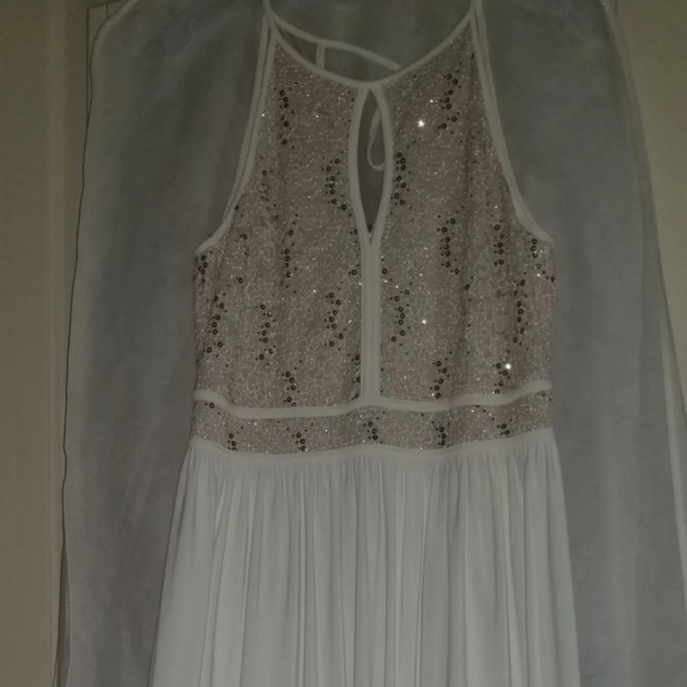 NEW WEDDING DRESS - Picture 2 of 5
